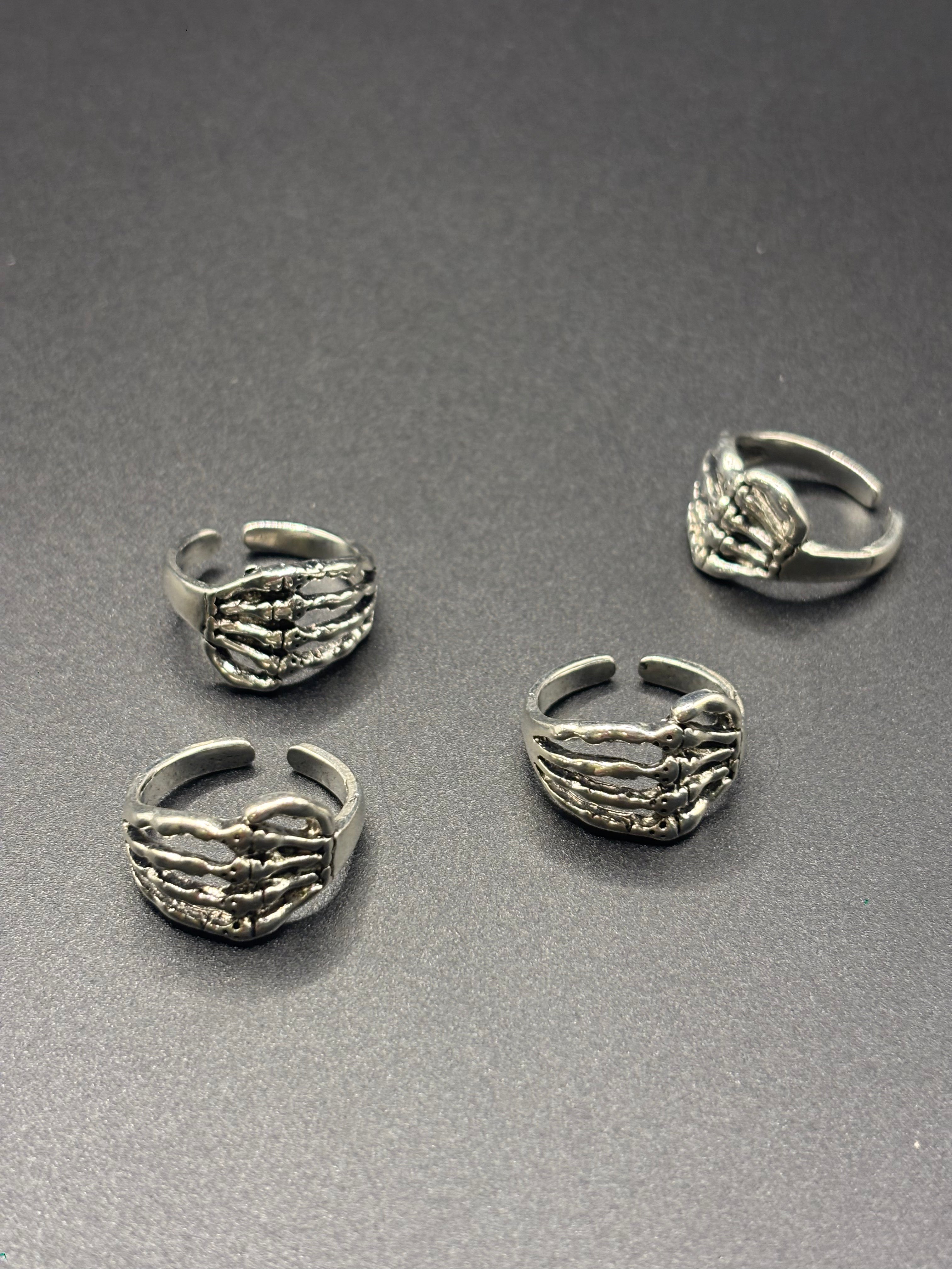 Skull Claw Ring